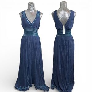 Solitaire Boho Embroidered‎ Navy Maxi Dress XS Sleeveless V Neck Smocked NWT